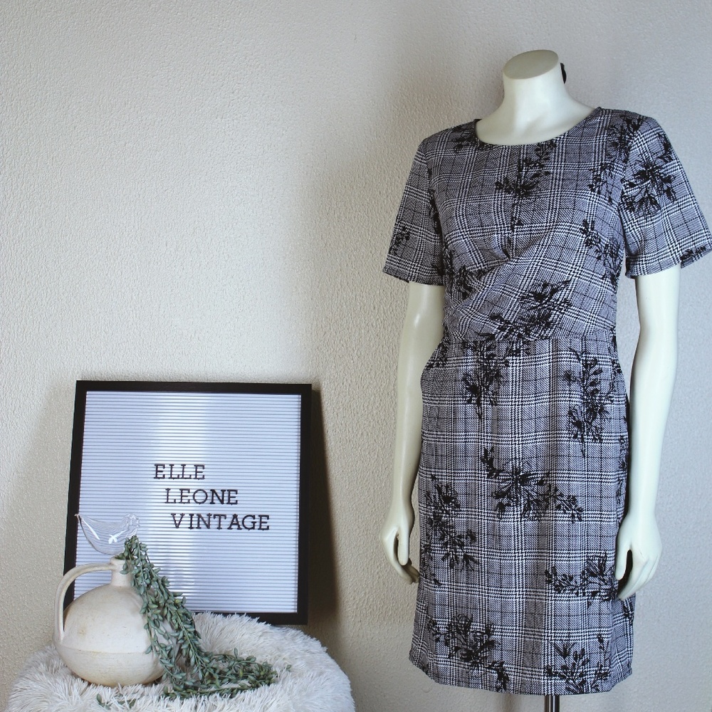 A New Day || Black Floral Plaid Midi Dress w/ Pockets